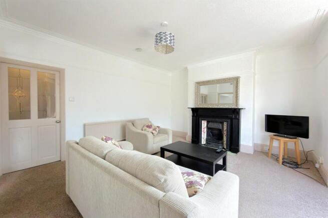 2 bed Flat for sale Image 4