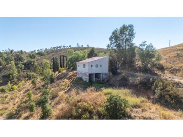 A beautiful 10-hectare Portuguese-style 'Farm', Mexilhoeira Grande