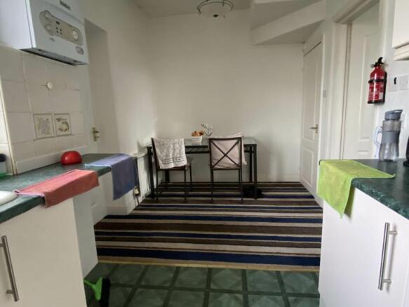 5 bed Semi-Detached for sale Image 6