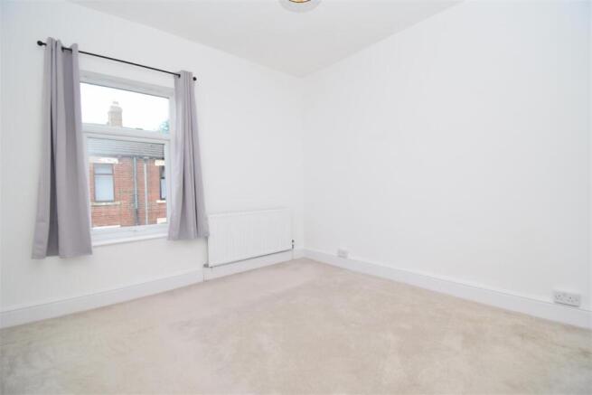 2 bed Terraced to rent Image 10