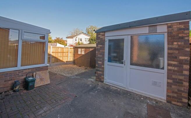 DETACHED WORKSHOP/GARAGE