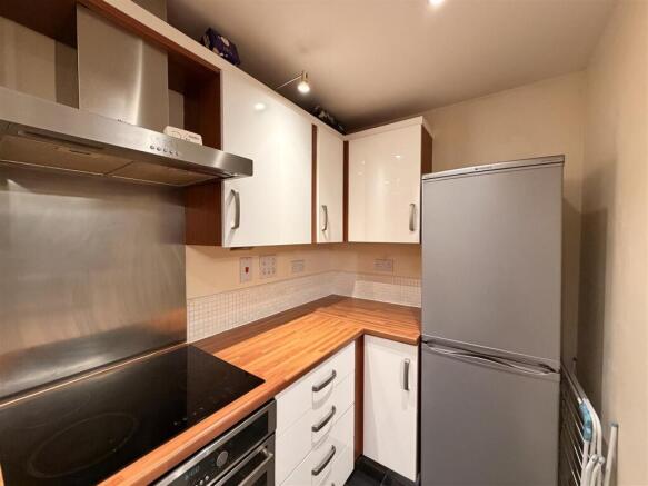 2 bed Apartment for sale Image 7