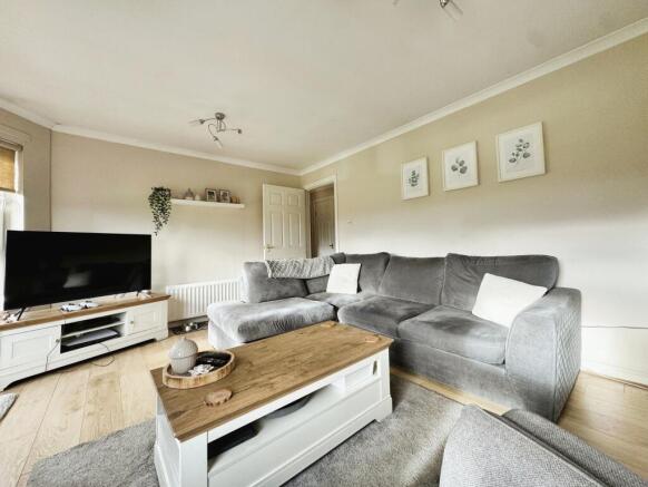 Lounge/Dining