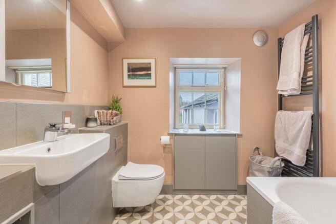 Bathroom, 50 Boroughgate