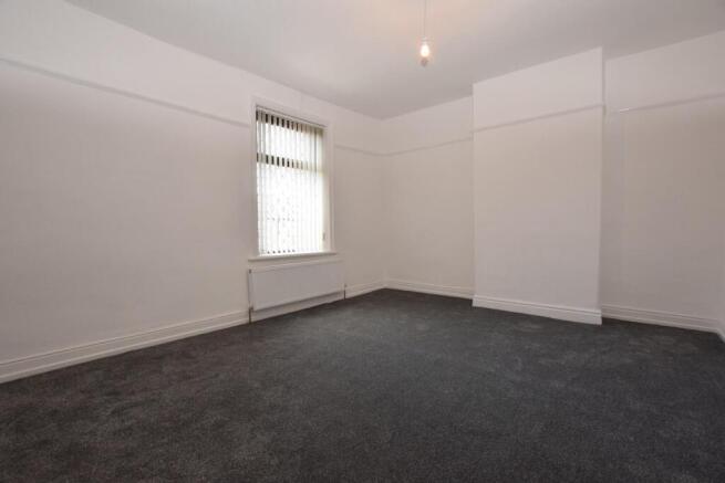 2 bed Terraced to rent Image 6