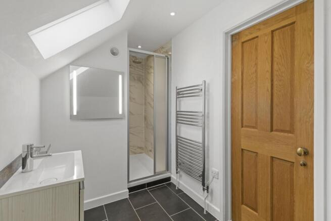 Ensuite Bedroom 1