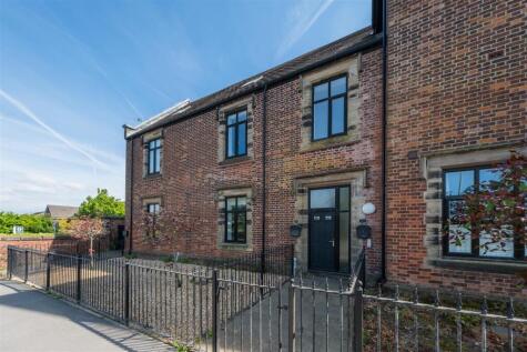 An individually designed, First Floor, duplex apartment in Oakmere