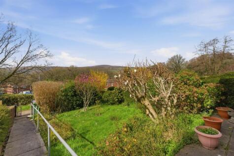 Edlogan Way, Croesyceiliog, Cwmbran