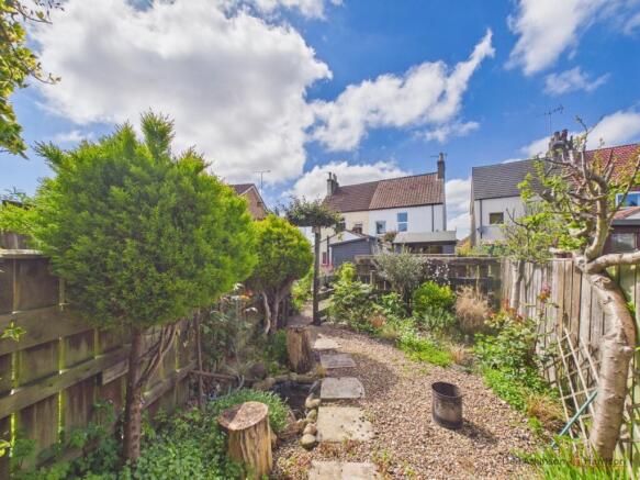 2 bed Semi-Detached for sale Image 4