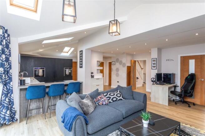 Kitchen/Lounge