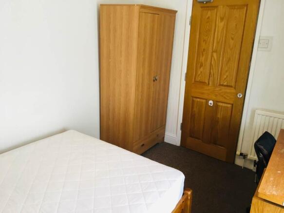 First Floor Rear Bed