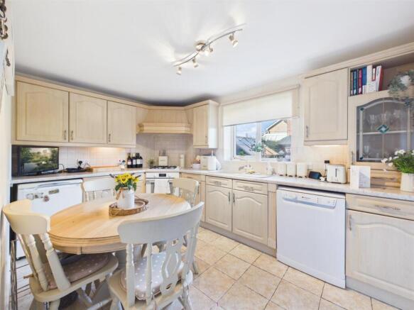 Tudor Close, Bridlington photo 4