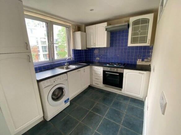 room-2-flat-12-gilbertson-house-e14-8pl-993574