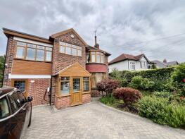 72, Sandhill Oval, Alwoodley, Leeds LS17 8EE