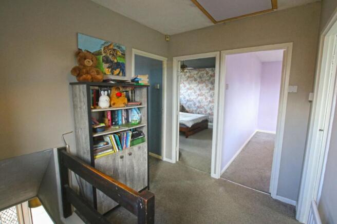 3 bed Semi-Detached for sale Image 12