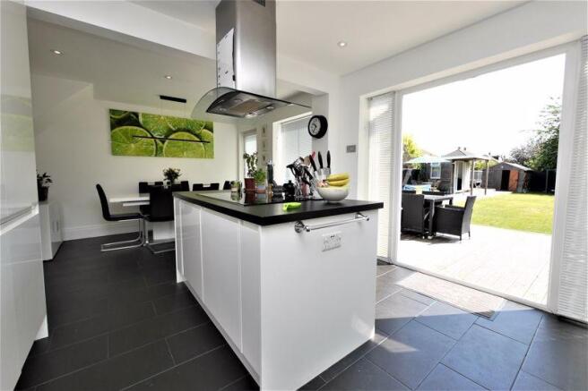 KITCHEN ISLAND