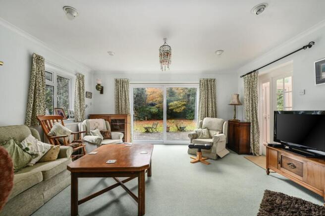 Beacon Close, Crowborough, TN6 photo 4