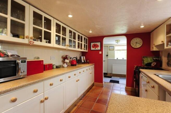 Kitchen2.jpg