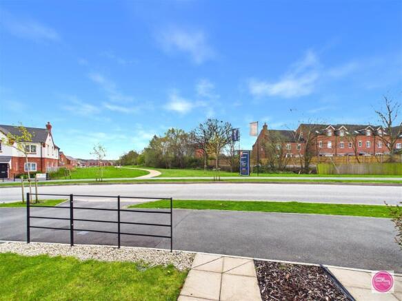 Stirling Road, Midway (11).jpg