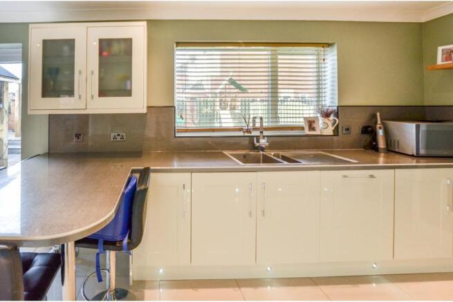 Kitchen/Breakfast