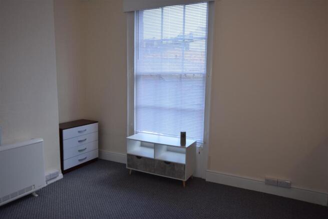lounge 1.JPG