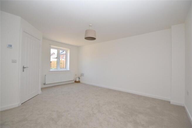 3 bed Semi-Detached to rent Image 4