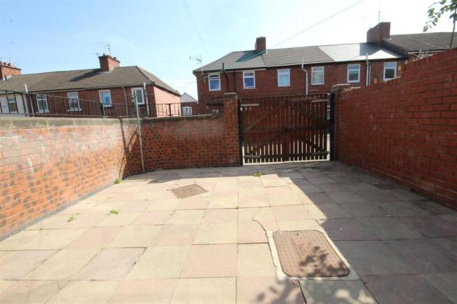3 bed End of Terrace to rent Image 9