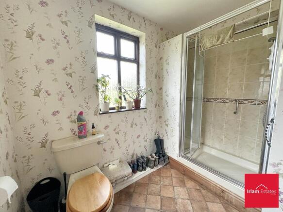 SHOWER ROOM