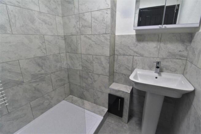 BATHROOM 1.jpg