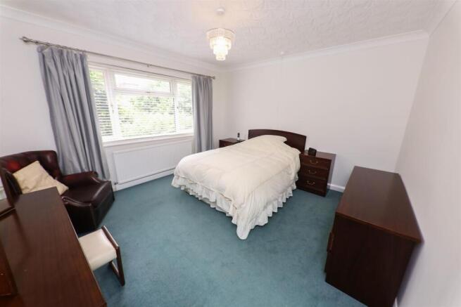 3 bed Detached Bungalow for sale Image 10