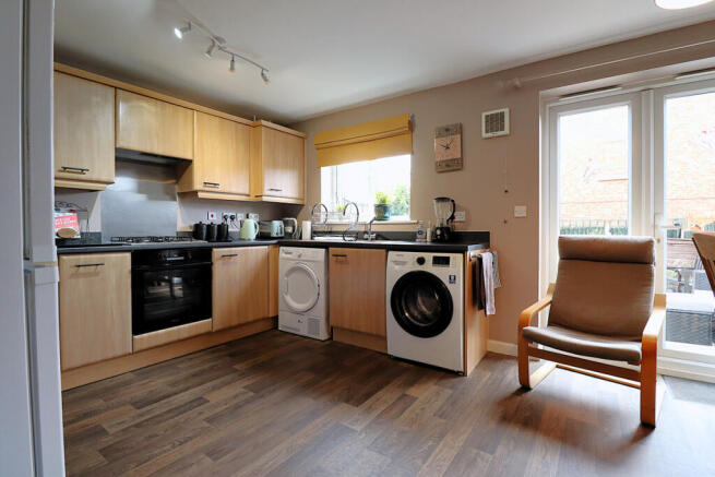 3 bed Town House for sale Image 4