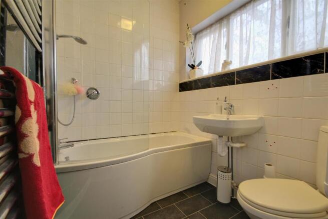 Bathroom.jpg