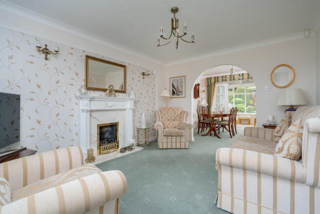 4 bed Detached for sale Image 7