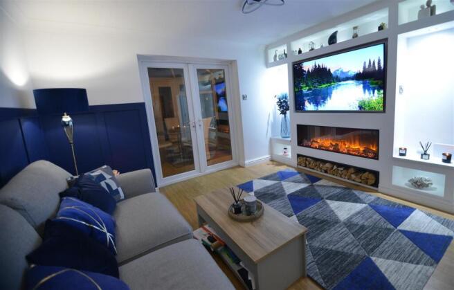 Living room 02.JPG