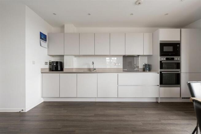 Troubridge Square, E17