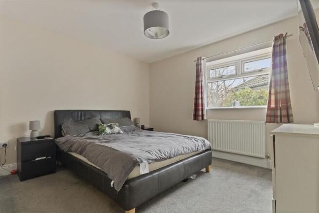 3 bed Semi-Detached Bungalow for sale Image 9