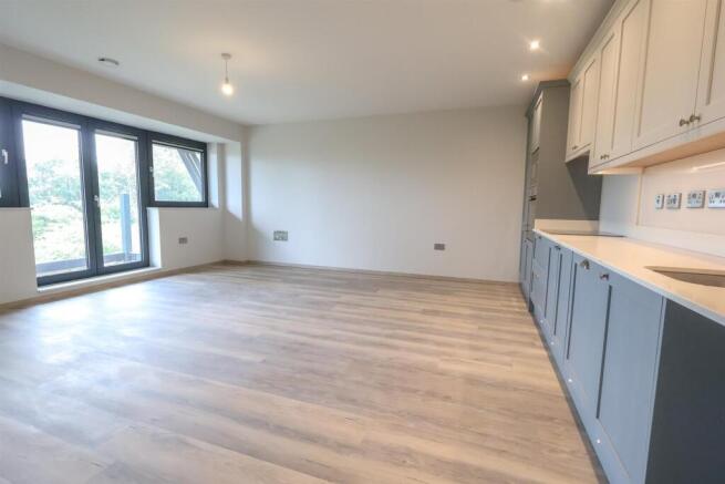 Open plan lounge/kitchen