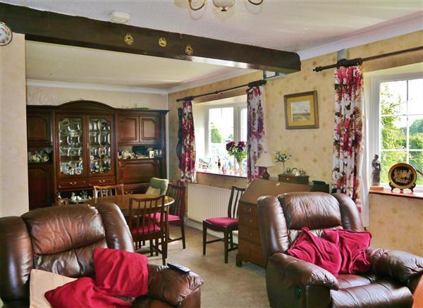 SITTING ROOM / LOUNGE / DINER
