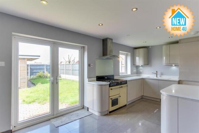 KITCHEN / DINING AREA: