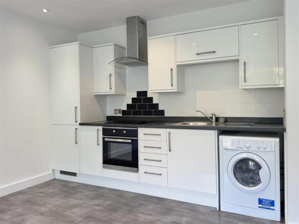 1 bed Apartment to rent Image 6