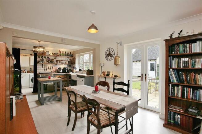 Dining Room 1.jpg