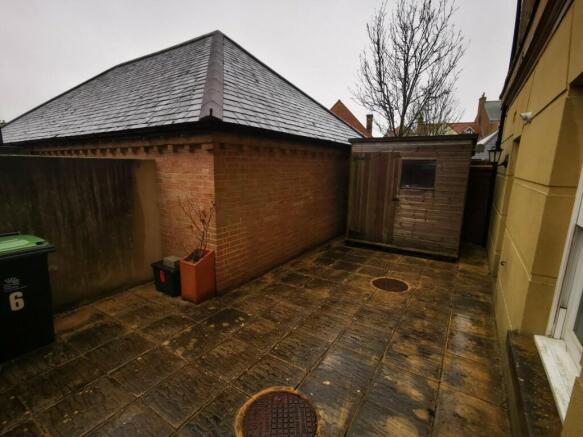 rear enclosed garden