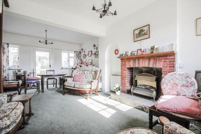 Sitting/Dining Room