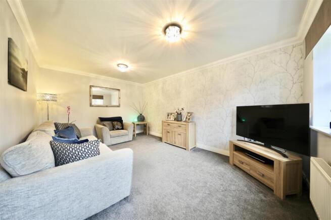 4 bed Detached for sale Image 5