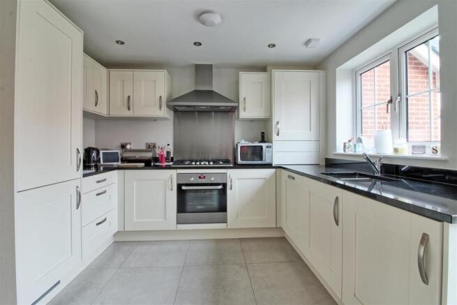 KITCHEN/DINER PIC 1