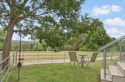 Langhurstwood Road, Horsham, RH12