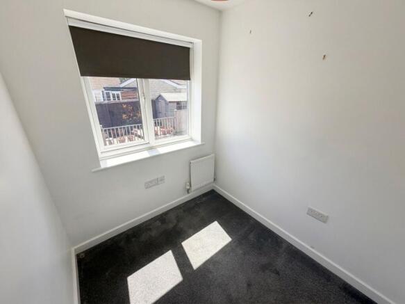3 bed Semi-Detached to rent Image 8