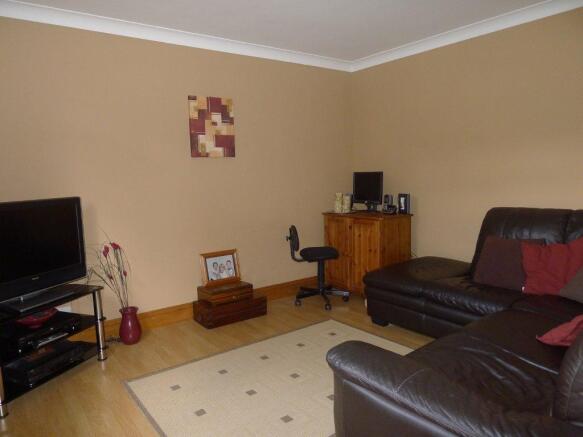 FAMILY ROOM/BEDROOM
