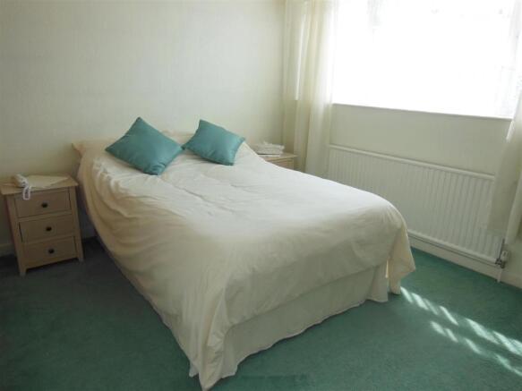 Bedroom 2.JPG