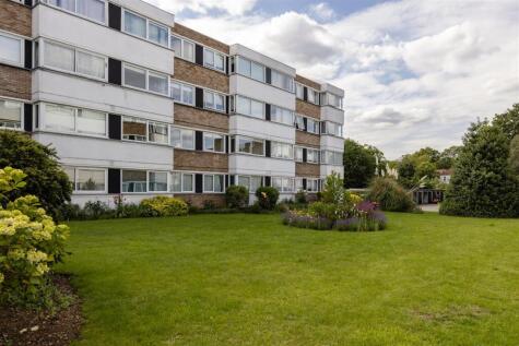 Queenswood Gardens, Wanstead